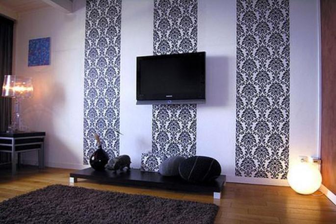 A variety of options and ideas for decorating walls with wallpaper