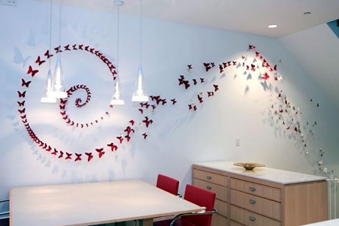 Tauriņi pie sienas (75 foto): DIY dekors