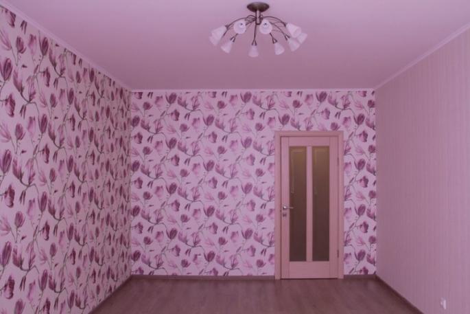 Methods and types of wallpapering of two types