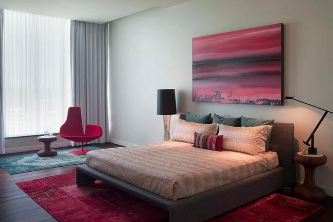 What should feng shui paintings depict for a bedroom?