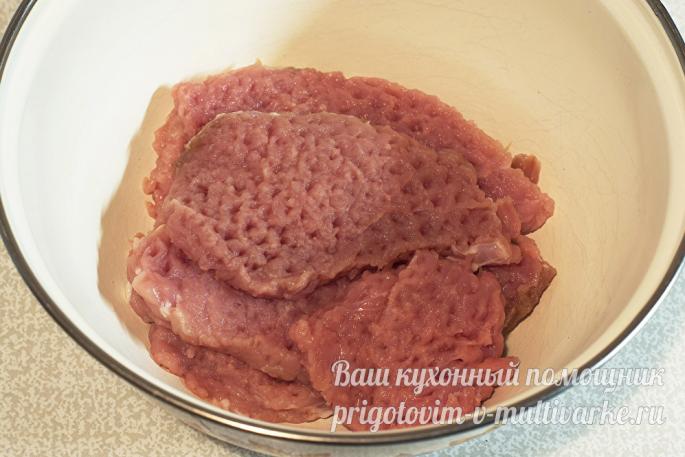 आलू के साथ ओवन में पकाया हुआ मांस