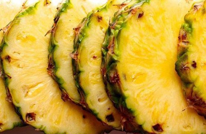 Kā izvēlēties pareizo nogatavojušos ananāsu un cik daudz jūs varat uzglabāt Kuri ananāsi ir labāki